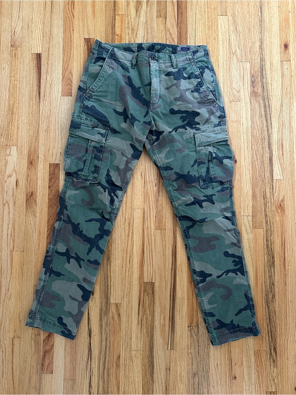GAP Men's Camo Cargo Pants
